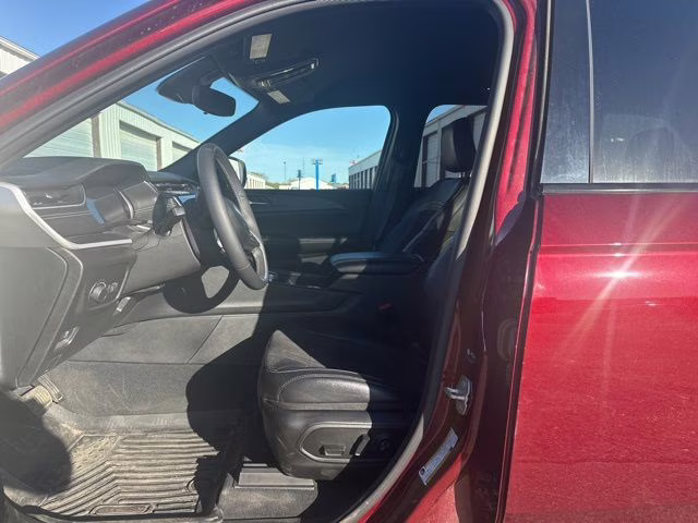 2023 Velvet Red Pearlcoat Jeep Grand Cherokee Altitude X 4X4 SUV