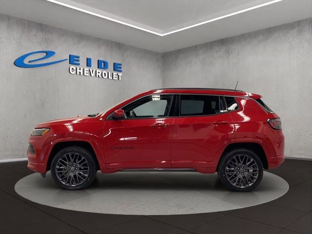 2022 Redline Pearlcoat Jeep Compass Limited 4X4 SUV