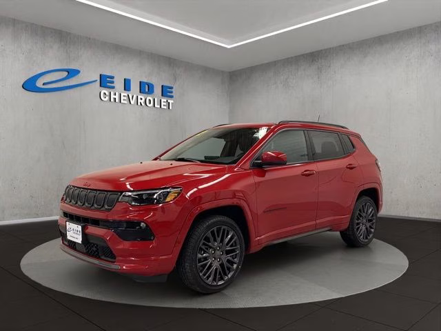 2022 Redline Pearlcoat Jeep Compass Limited 4X4 SUV