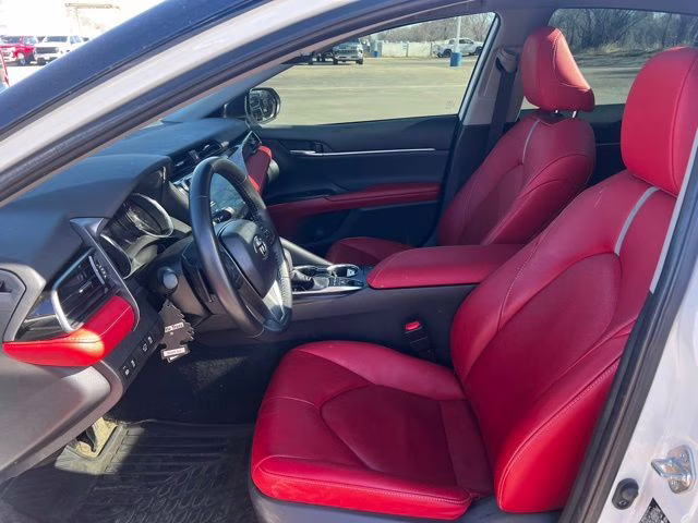 2019 Wind Chill Pearl Toyota Camry XSE FWD Sedan