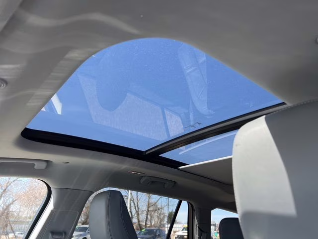 2021 White Lincoln Aviator Reserve AWD SUV