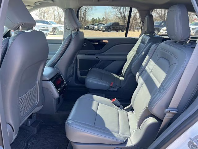 2021 White Lincoln Aviator Reserve AWD SUV