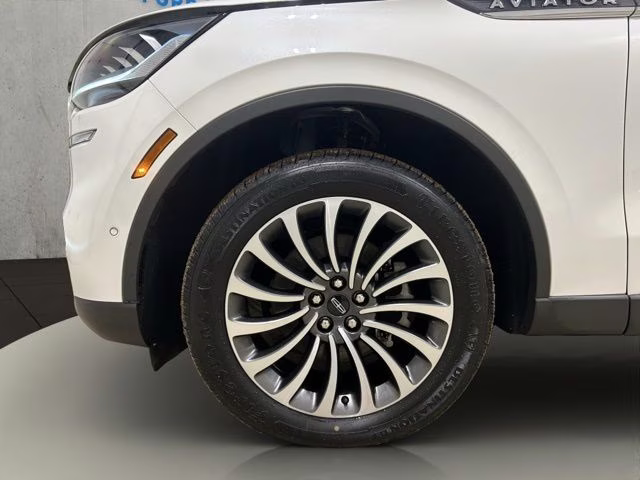 2021 Pristine White Lincoln Aviator Reserve AWD SUV