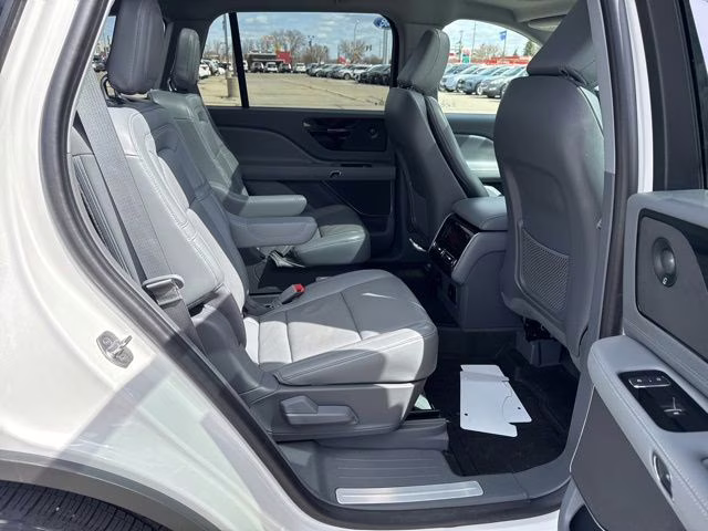 2021 White Lincoln Aviator Reserve AWD SUV