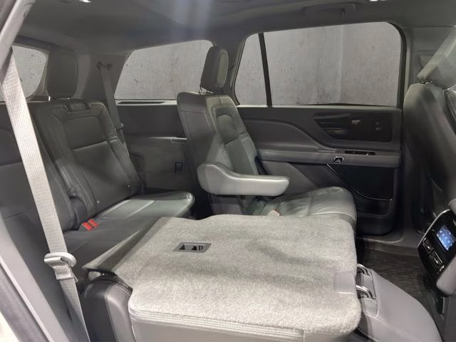 2021 Pristine White Lincoln Aviator Reserve AWD SUV