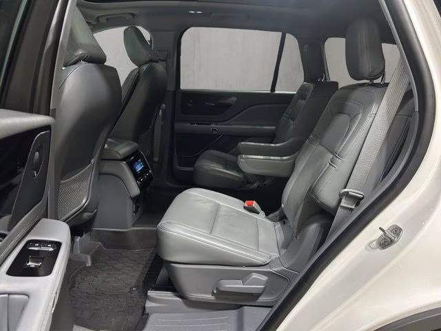 2021 Pristine White Lincoln Aviator Reserve AWD SUV