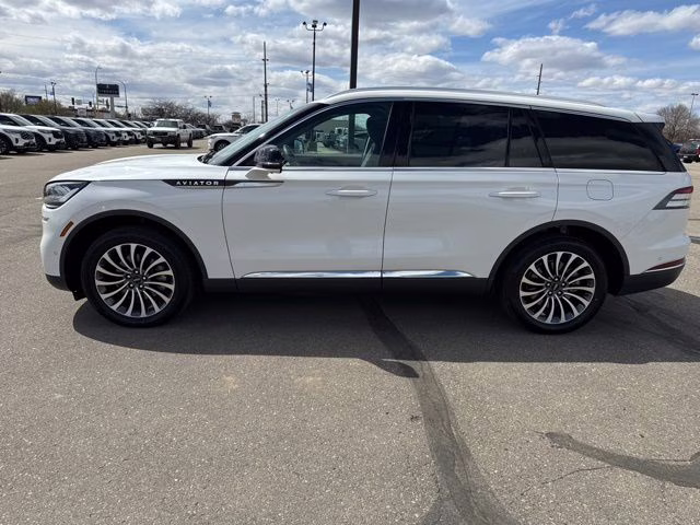 2021 White Lincoln Aviator Reserve AWD SUV