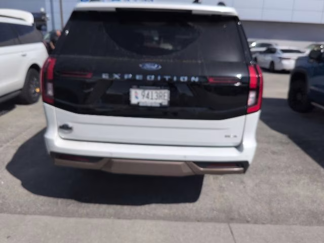 2025 White Metallic Ford Expedition Max King Ranch 4X4 SUV