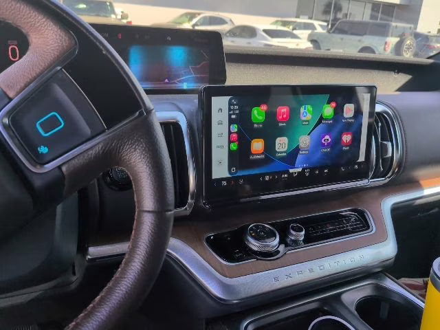 2025 White Metallic Ford Expedition Max King Ranch 4X4 SUV