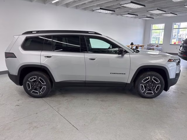 2026 Silver Zynith Clearcoat Jeep Cherokee Laredo 4X4 SUV