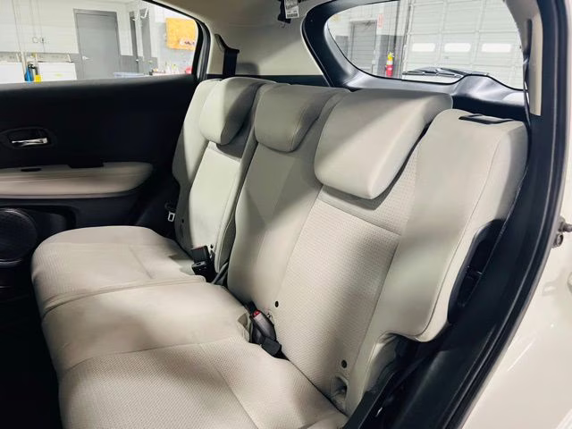 2021 Platinum White Pearl Honda HR-V LX FWD SUV