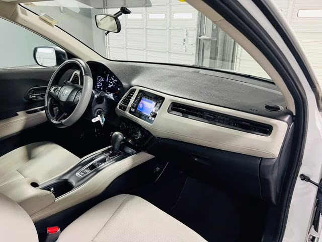 2021 Platinum White Pearl Honda HR-V LX FWD SUV