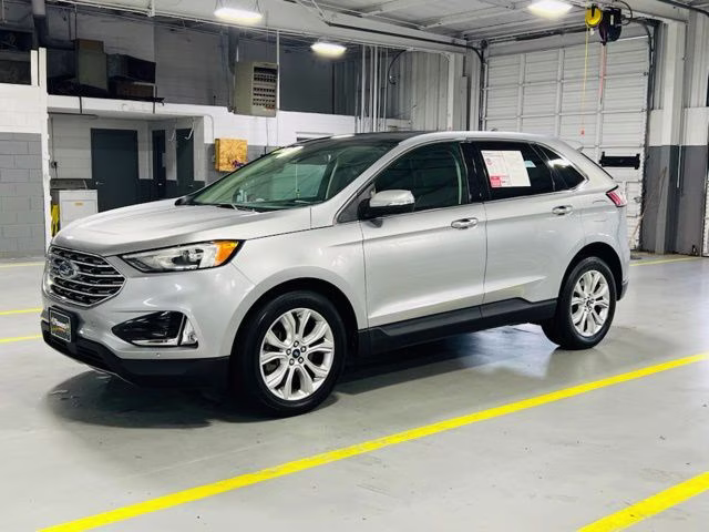 2021 Silver Metallic Ford Edge Titanium AWD SUV