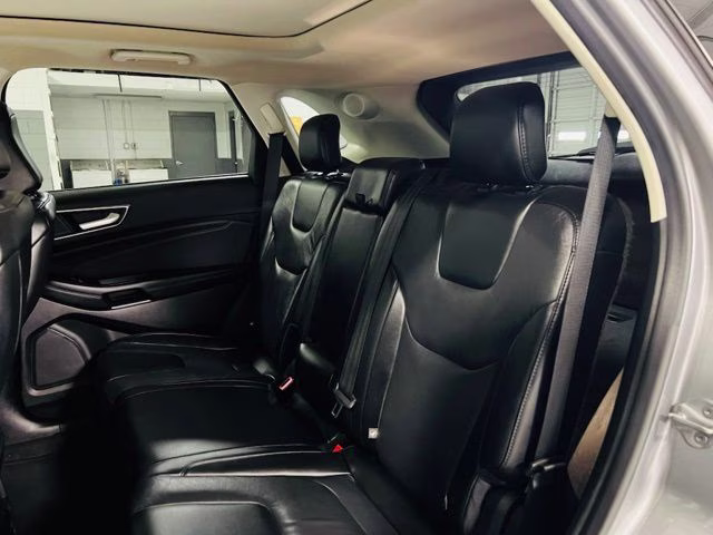 2021 Silver Metallic Ford Edge Titanium AWD SUV