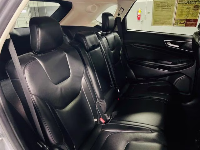 2021 Silver Metallic Ford Edge Titanium AWD SUV
