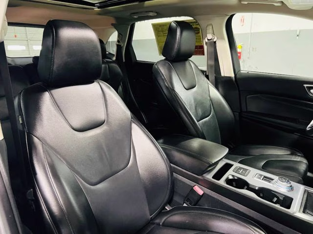 2021 Silver Metallic Ford Edge Titanium AWD SUV