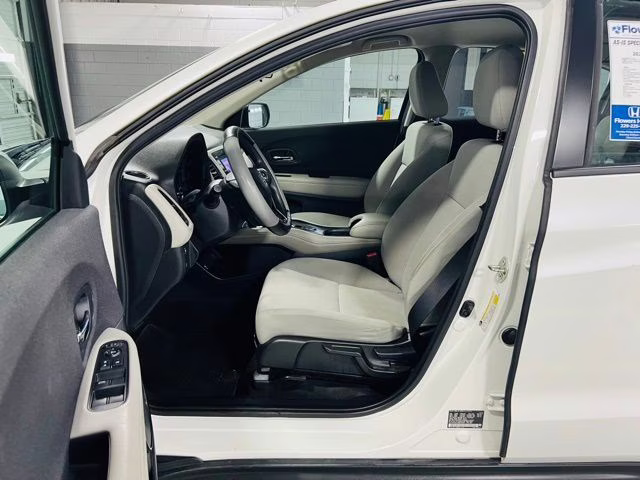 2021 Platinum White Pearl Honda HR-V LX FWD SUV
