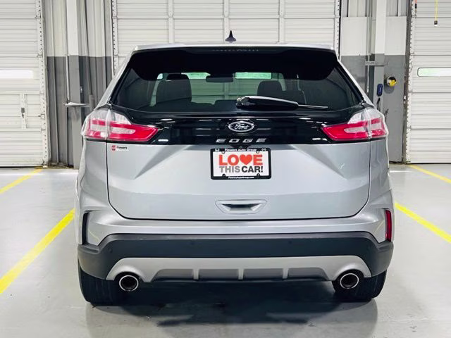 2021 Silver Metallic Ford Edge Titanium AWD SUV