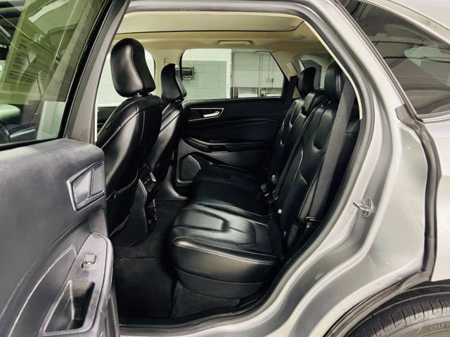 2021 Silver Metallic Ford Edge Titanium AWD SUV