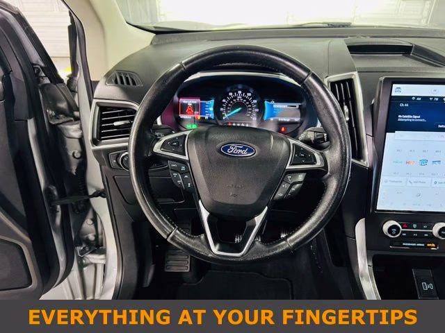 2021 Silver Metallic Ford Edge Titanium AWD SUV