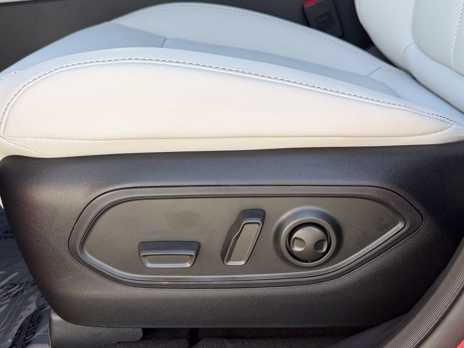 2026 Diamond Black Crystal Pearlcoat Jeep Cherokee Limited 4X4 SUV