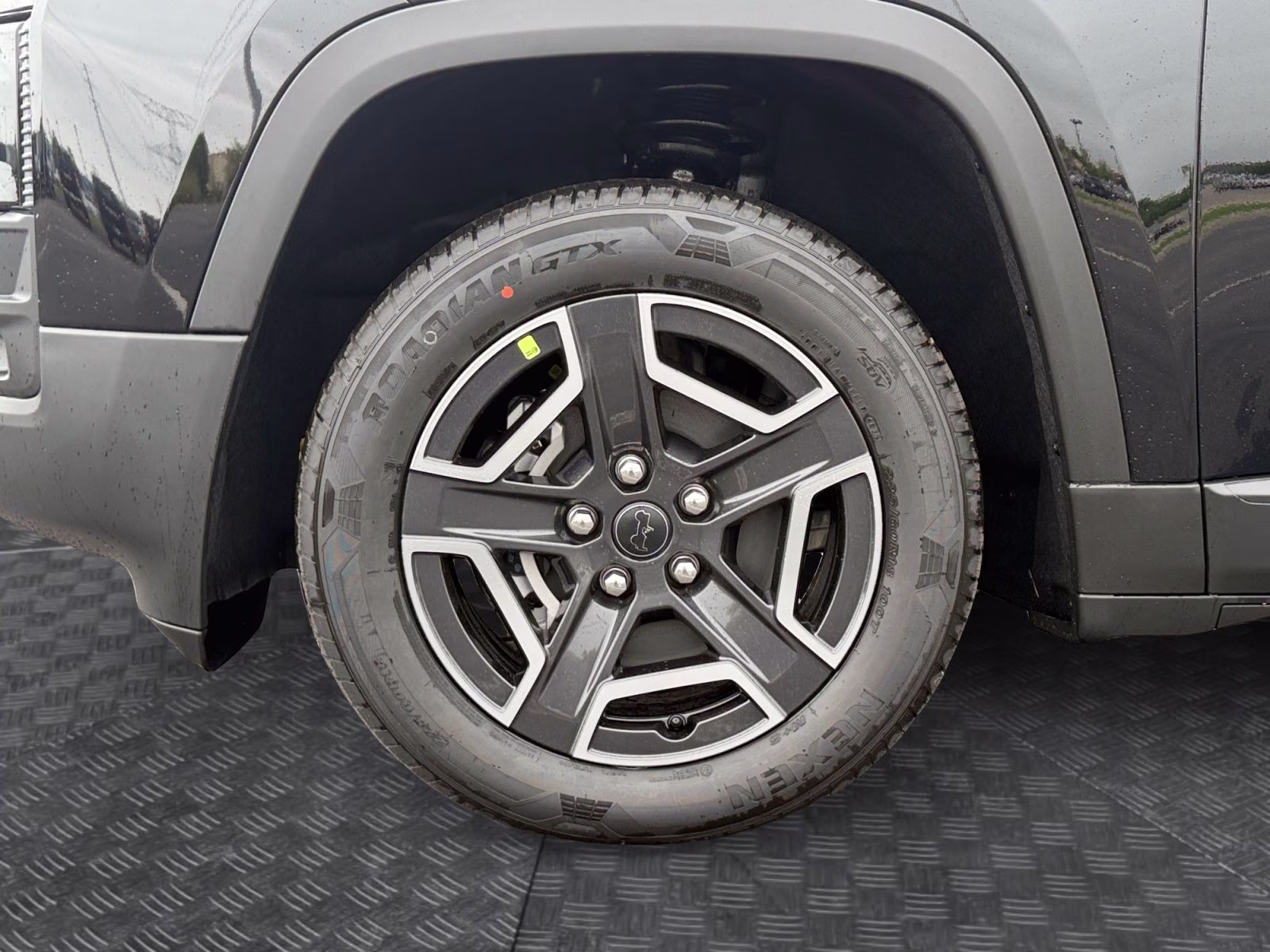 2026 Diamond Black Crystal Pearlcoat Jeep Cherokee Laredo 4X4 SUV