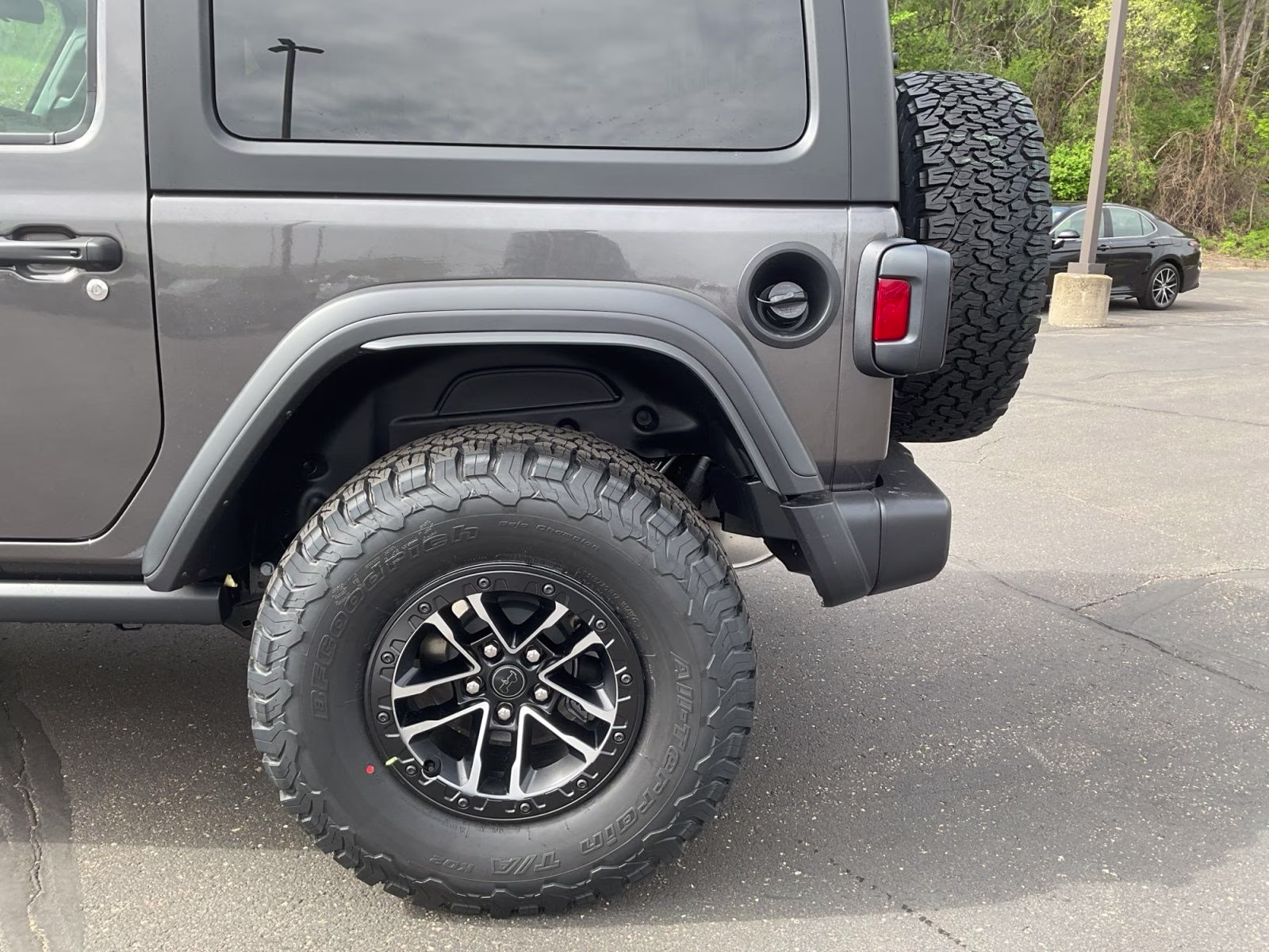 2026 Granite Crystal Metallic Clearcoat Jeep Wrangler Willys 4X4 SUV