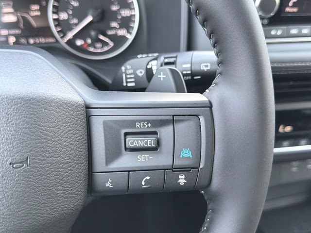 2026 Everest White Pearl Tricoat Nissan Rogue SV FWD SUV