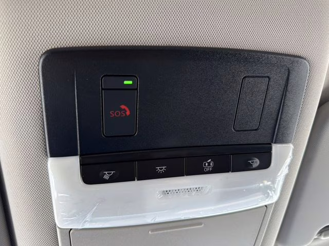2026 Everest White Pearl Tricoat Nissan Rogue SV FWD SUV
