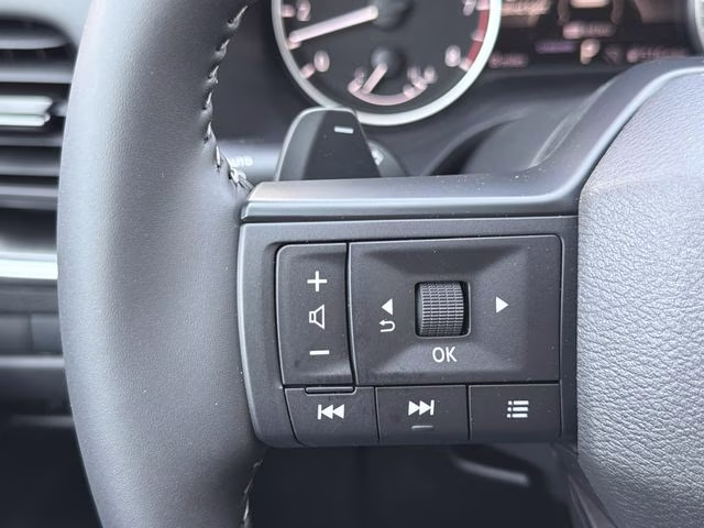 2026 Everest White Pearl Tricoat Nissan Rogue SV FWD SUV