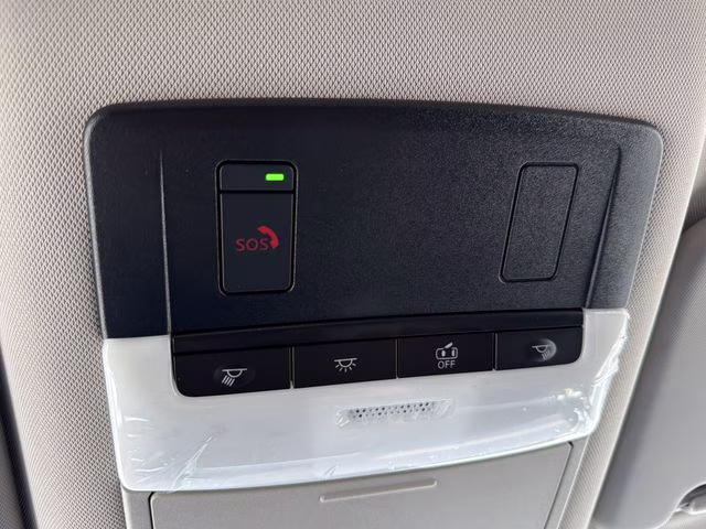 2026 Everest White Pearl Tricoat Nissan Rogue SV FWD SUV