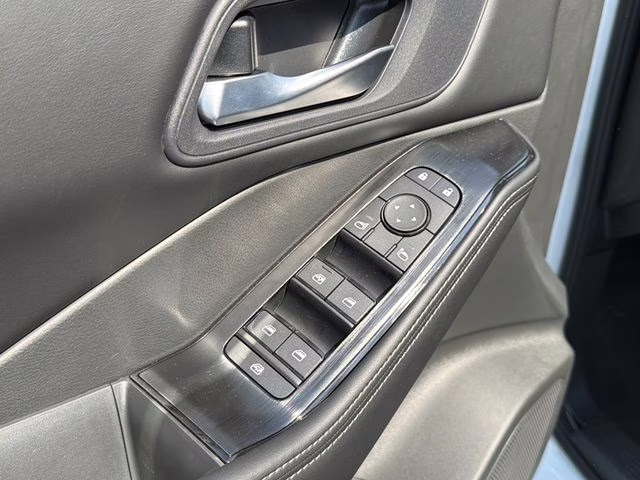 2026 Everest White Pearl Tricoat Nissan Rogue SV FWD SUV