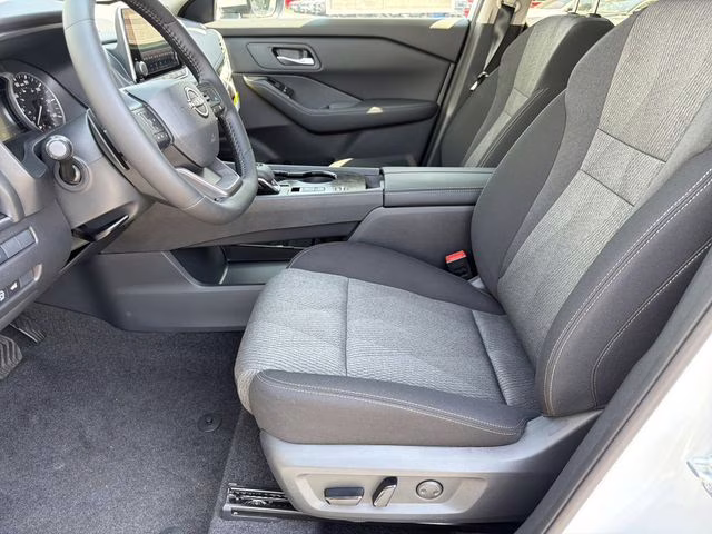 2026 Everest White Pearl Tricoat Nissan Rogue SV FWD SUV