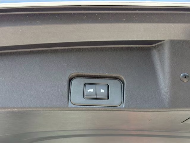 2026 Everest White Pearl Tricoat Nissan Rogue SV FWD SUV