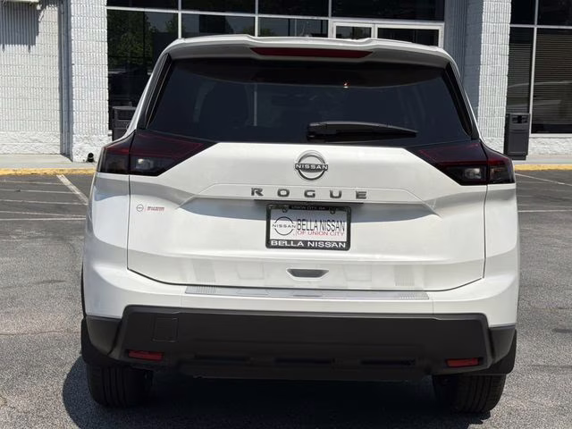 2026 Everest White Pearl Tricoat Nissan Rogue SV FWD SUV