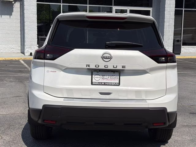 2026 Everest White Pearl Tricoat Nissan Rogue SV FWD SUV