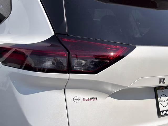 2026 Everest White Pearl Tricoat Nissan Rogue SV FWD SUV