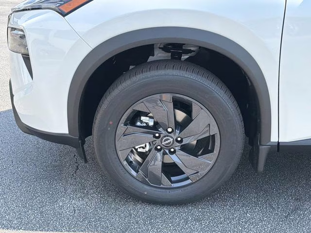 2026 Everest White Pearl Tricoat Nissan Rogue SV FWD SUV