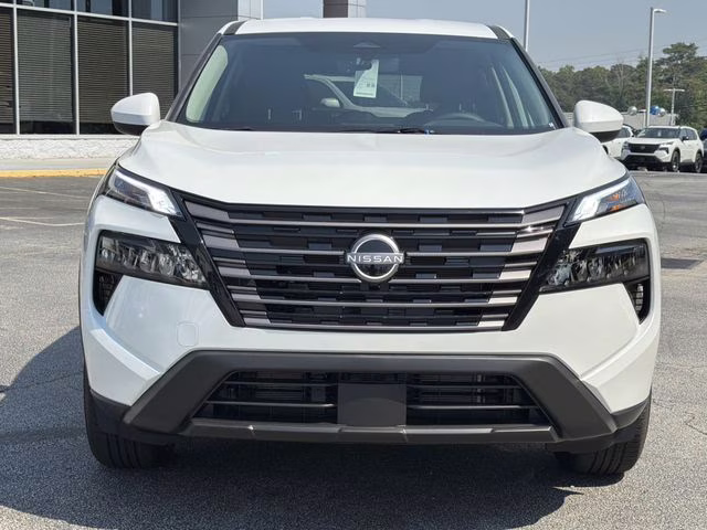 2026 Everest White Pearl Tricoat Nissan Rogue SV FWD SUV