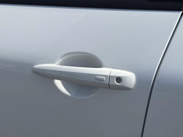 2026 Everest White Pearl Tricoat Nissan Rogue SV FWD SUV