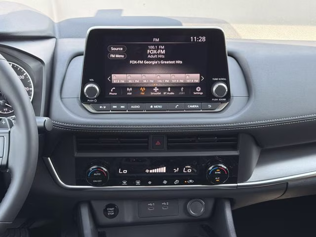 2026 Everest White Pearl Tricoat Nissan Rogue SV FWD SUV