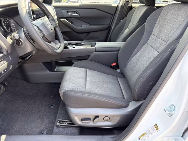 2026 Everest White Pearl Tricoat Nissan Rogue SV FWD SUV