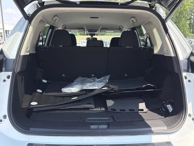 2026 Everest White Pearl Tricoat Nissan Rogue SV FWD SUV
