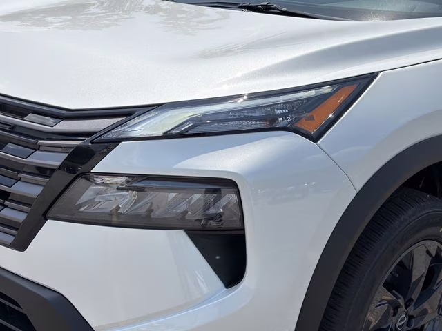 2026 Everest White Pearl Tricoat Nissan Rogue SV FWD SUV