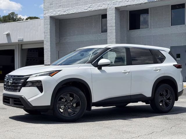 2026 Everest White Pearl Tricoat Nissan Rogue SV FWD SUV