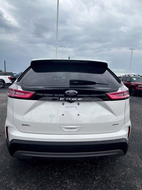 2024 White Metallic Ford Edge SEL AWD SUV
