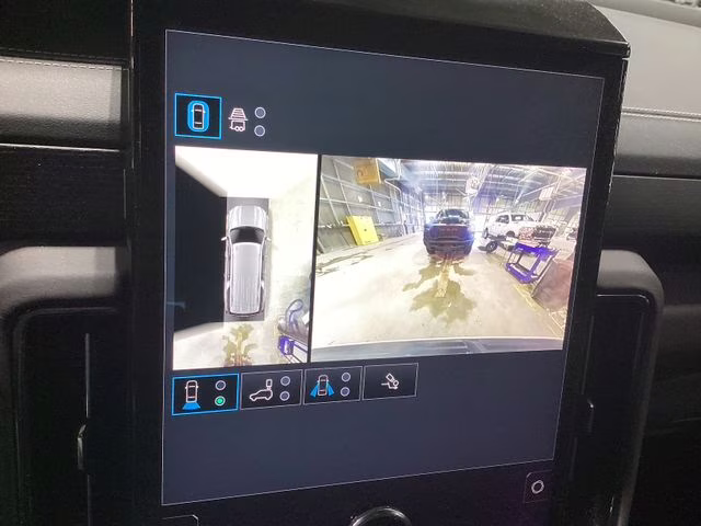 2025 Summit White GMC Yukon XL AT4 Ultimate 4X4 SUV