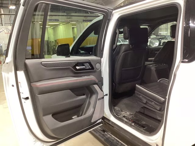 2025 Summit White GMC Yukon XL AT4 Ultimate 4X4 SUV