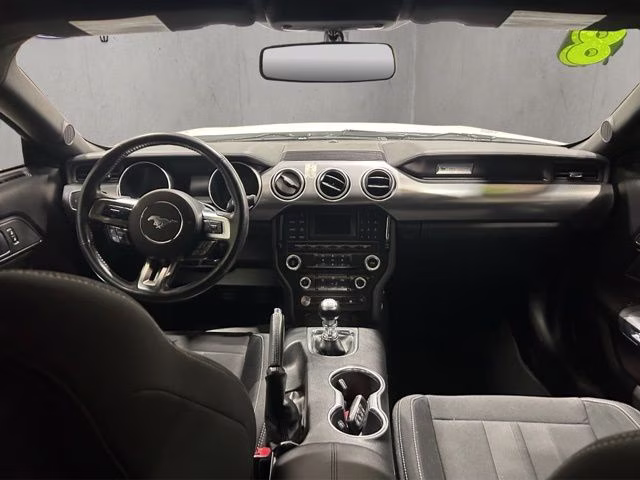 2018 Oxford White Ford Mustang GT RWD Coupe
