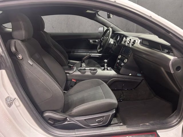 2018 Oxford White Ford Mustang GT RWD Coupe